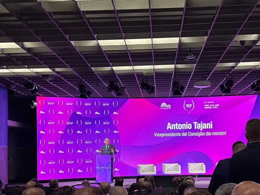 Il ministro Tajani all'apertura del Vinitaly