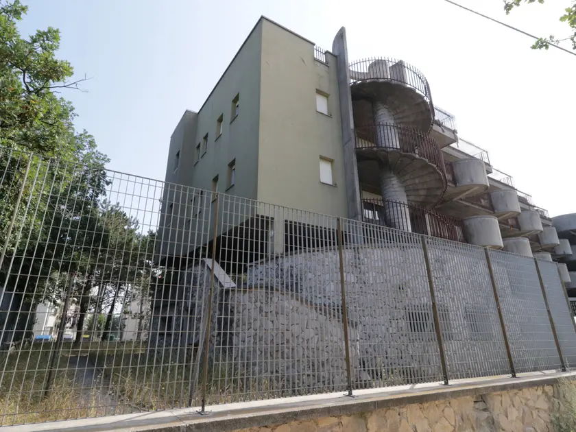 L’ex casa di riposo intitolata a don Edoardo Marzari a Borgo San Nazario foto Andrea Lasorte