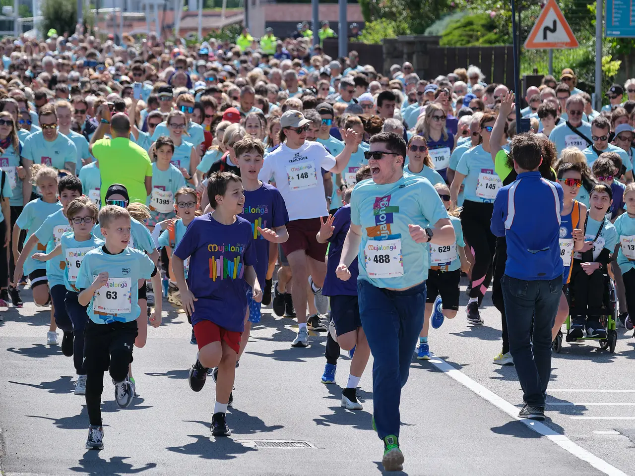 Giovani atleti alla Mujalonga del 2025 (foto archivio Silvano)
