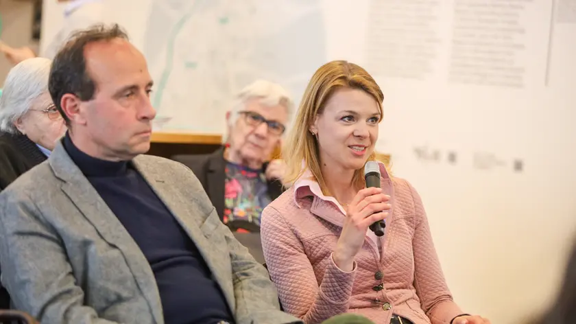 Alcuni lavoratori transfrontalieri intervenuti all’incontro organizzato dal GectGo sulla sanità. Foto Tibaldi