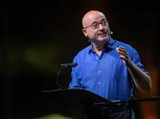 Aldo Cazzullo durante lo spettacolo “Francesco”