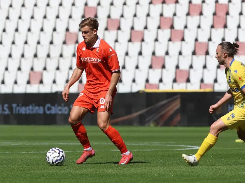 L’islandese Kristopher Jonsson è uno dei perni del centrocampo alabardato (Lasorte)