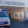 Un’ambulanza di fronte al Pronto soccorso di Cattinara