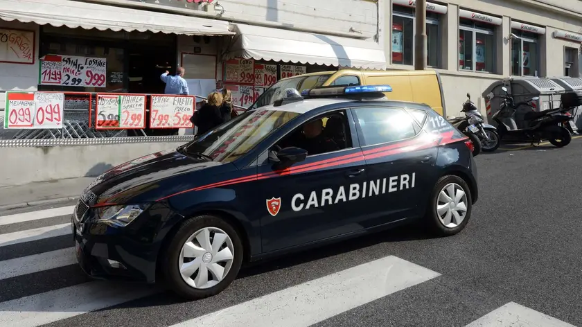 Una pattuglia di carabinieri in una foto di repertorio (Bruni)