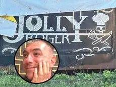 Nel tondoSamuele Donadello (Masterchef). Nella foto grande, il furgone