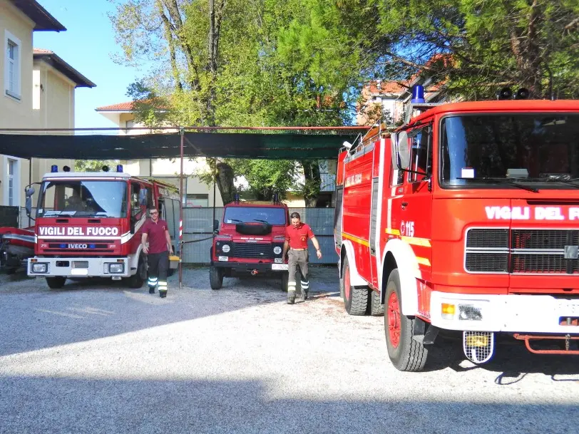 I pompieri nella sede estiva di via Pampagnola in una foto d’archivio