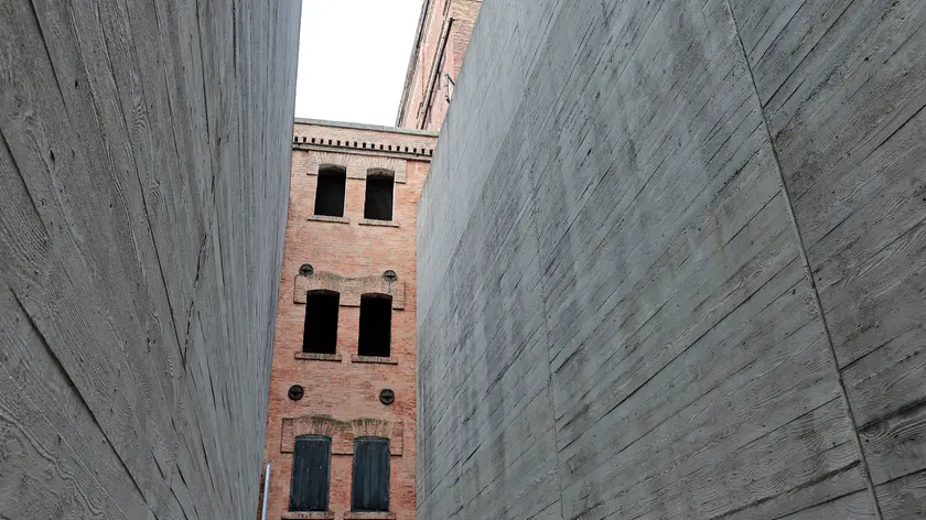 La cerimonia in Risiera e il doppio corteo: Trieste celebra il 25 Aprile