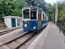 Il Tram di Opicina fermo (Bruni)