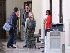 La pm Iozzi con alcuni assistenti (Foto Silvano)