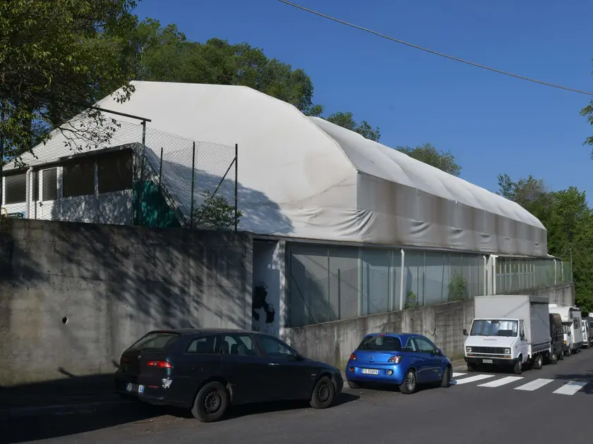 A oltre un anno dall'aggiudicazione, l'impianto di via Boegan resta chiuso (Foto Bruni)