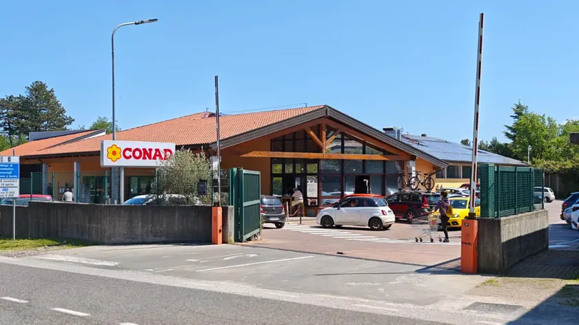 Il supermercato Conad a Opicina (Lasorte)