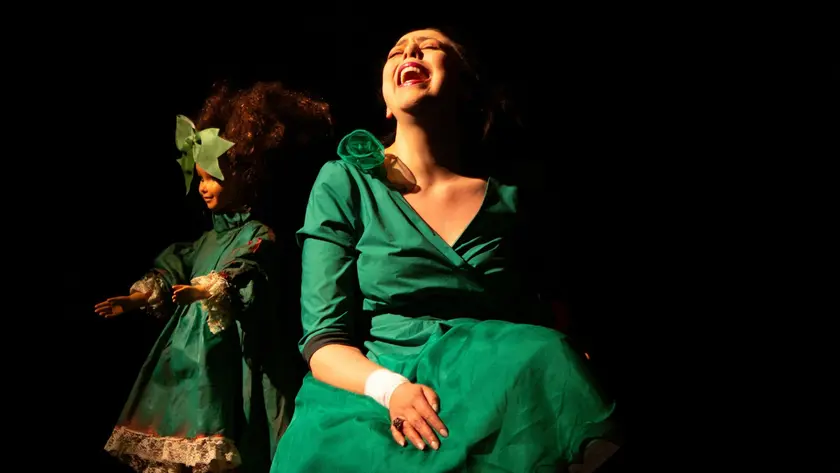 Giorgia Cerruti nello spettacolo Ape Regina. Una giornata per Molly Bloom