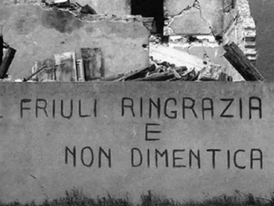 Una delle foto simbolo del terremoto del Friuli