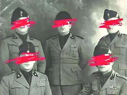 Dettaglio della copertina del libro “I carnefici del Duce” di Erico Gobetti