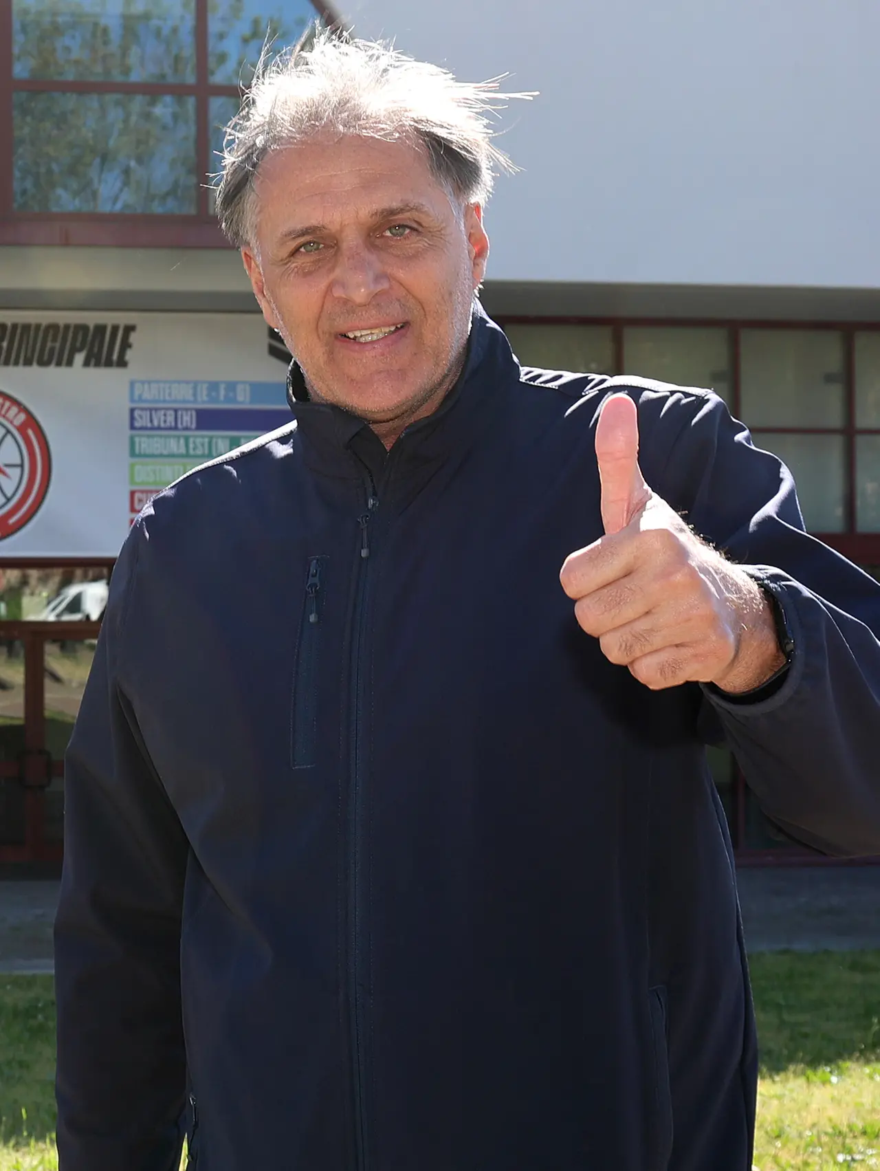 Alberto Tonut davanti al PalaRubini (foto Andrea Lasorte)