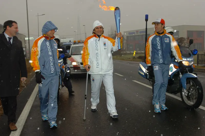 PASSAGGIO DEI TEDOFORI CON LA FIAMMA OLIMPICA DELLE OLIMPIADI INVERNALI 2006 PER PADOVA E PROVINCIA IN FOTO ALEX ZANARDI
