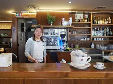 Ji Liwei, titolare del bar Nino. Foto Simcic/Tibaldi