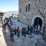 Turisti in attesa di entrare al Castello (foto Daniele Tibaldi)