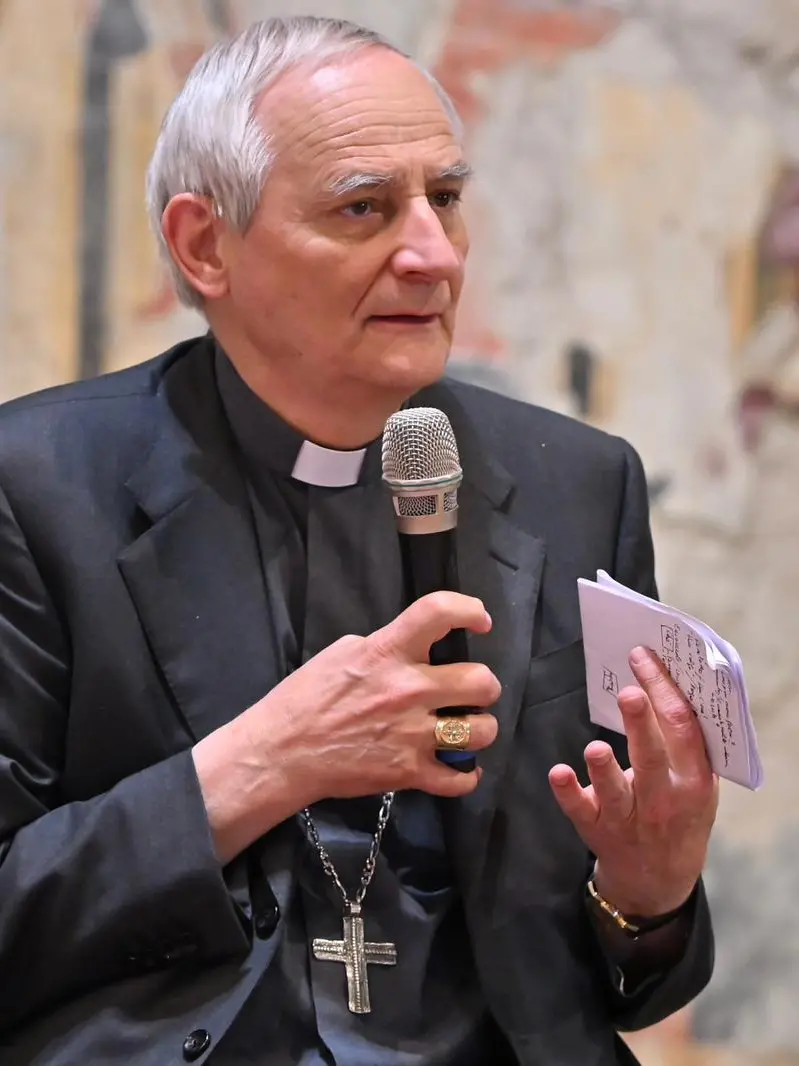 Il Cardinale Zuppi durante l'incontro con i ragazzi al Santuario Sant'Antonio da Padova. Foto Petrussi