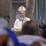 Il vescovo monsignor Enrico Trevisi alla messa di Pasqua (foto Massimo Silvano)