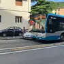 L'auto e l'autobus coinvolti nell'incidente in via Fabio Severo