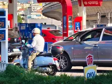 Un distributore di benzina a Trieste (foto Francesco Bruni)
