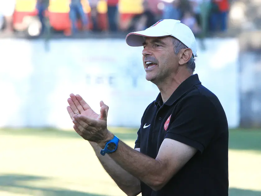 Il tecnico Antonio Andreucci alla Triestina nel 2016-’17 (foto Andrea Lasorte)