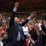 Il sindaco Dipiazza esulta con i tifosi della Pallacanestro Trieste al PalaRubini (foto Francesco Bruni)
