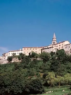 Veduta di Pinguente in una foto d’archivio