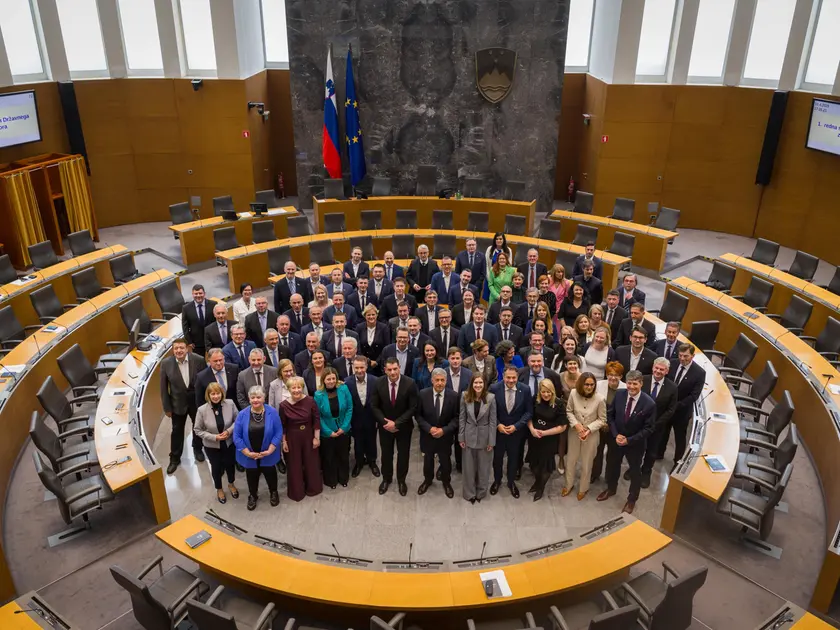 Gli eletti dell'assemblea nazionale slovena (foto Dz.Rs.)