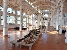 L’istallazione di Jannis Kounellis al Salone degli Incanti (Bruni)