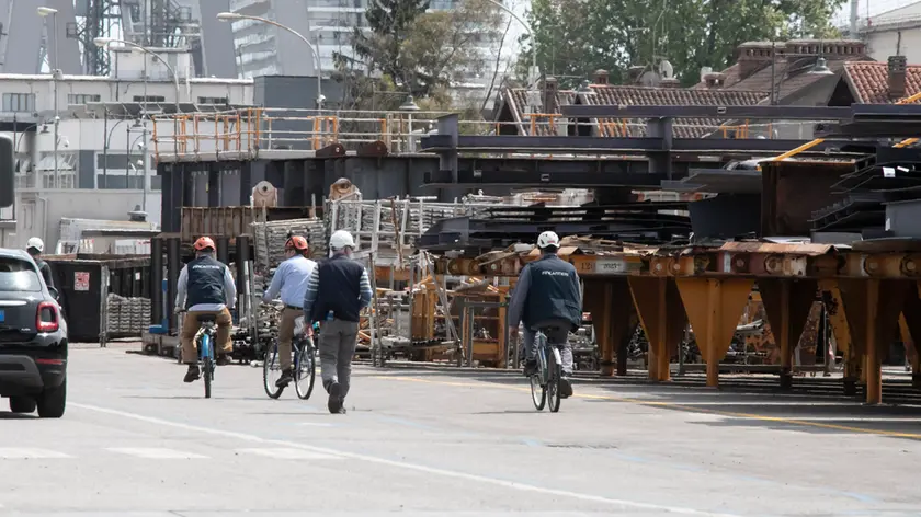 L’interno dello stabilimento di Fincantieri a Panzano (foto Katia Bonaventura)