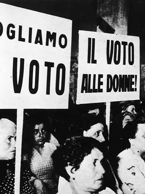 Una manifestazione per il voto alle donne