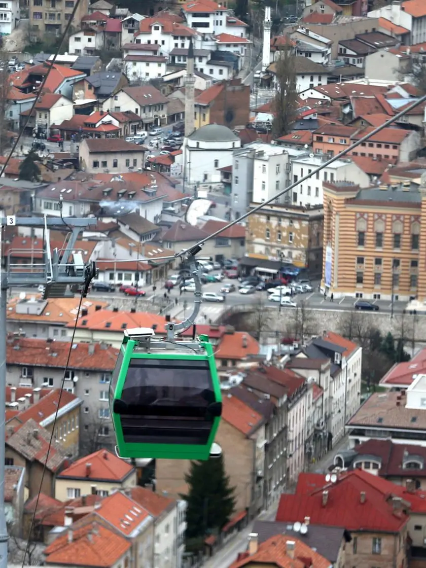 Una panoramica della città di Sarajevo vista dal monte Trebevic