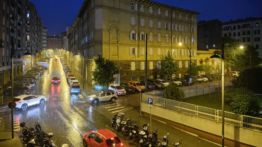 Maltempo a Trieste, disagi segnalati in via Vergerio (foto Massimo Silvano)