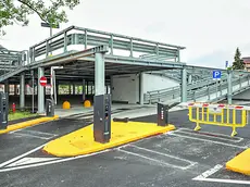 Nel parcheggio di via Manzoni sono apparsi i cartelli del disco orario: dal 3 giugno si pagherà il ticket
