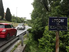 L’unico cartello del Touring lordato (Lasorte)