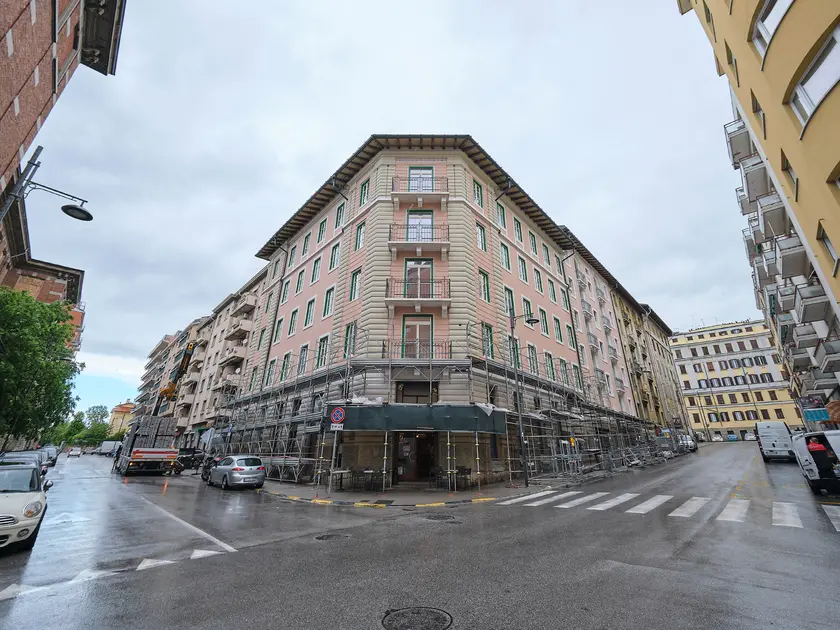 Il complesso residenziale in fase di riqualificazione tra via Combi e via Colautti Foto Silvano