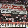 Lo striscione dei tifosi durante Trieste-Cremona (foto Francesco Bruni)