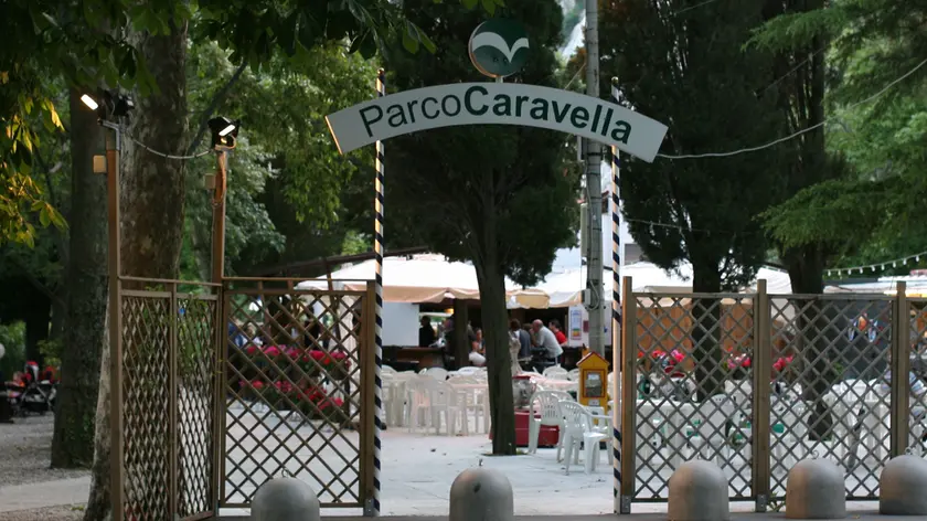 L’Ingresso dello stabilimento Parco Caravella (foto Andrea Lasorte)