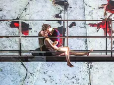 I due attori in scena in Romeo e Giulietta
