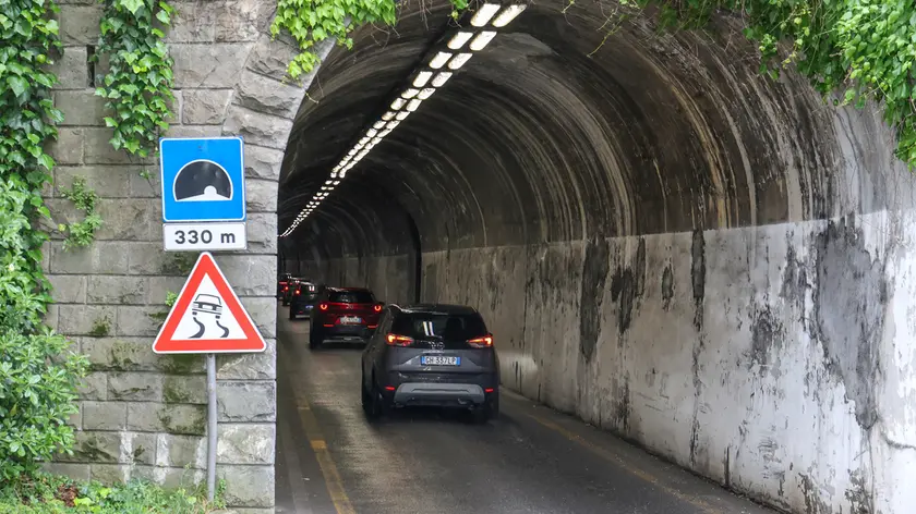 L’ingresso della galleria Nazario Sauro di Muggia al centro del progetto per il suo raddoppio Foto Lasorte