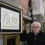 Furio Princivalli con l’opera di de Chirico con la dedica a Nereo Rocco Foto Andrea Lasorte