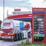 Una stazione di servizio Petrol a Nova Gorica lo scorso marzo (foto Daniele Tibaldi)