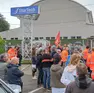 La protesta di fronte allo stabilimento della StarTech (foto Massimo Silvano)