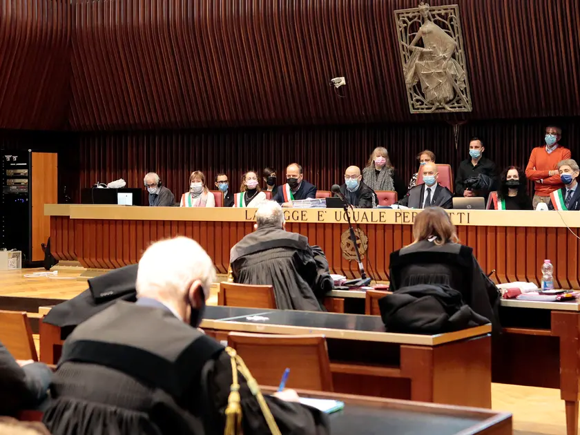 Un processo in Corte d’Assise durante la pandemia nell’aula ora impraticabile (foto Massimo Silvano)