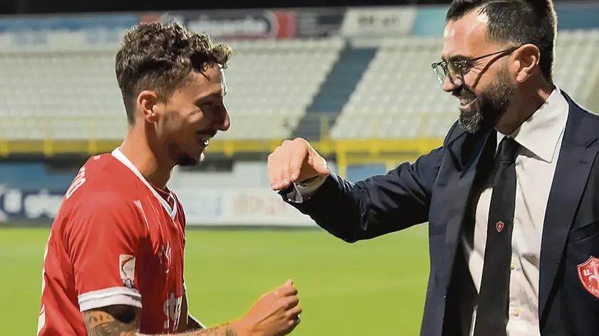 https://images.ilpiccolo.it/view/acePublic/alias/contentid/1r8wvs0xdwh2uik4j96/0/copia-di-copy-of-triestina-calcio_triestina.webp?f=16%3A9&amp;w=840