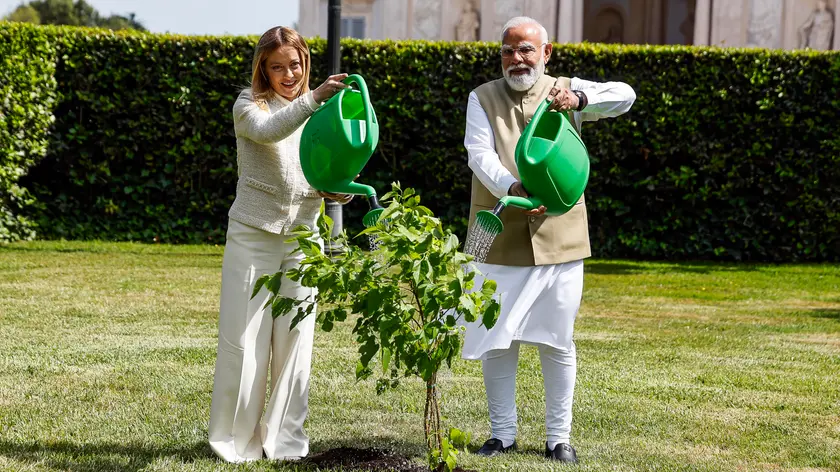 La premier Giorgia Meloni accoglie il primo ministro indiano Narendra Modi (Ansa)