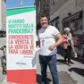 Fabio Tuiach nel suo posto quotidiano in via Carducci Foto Lasorte