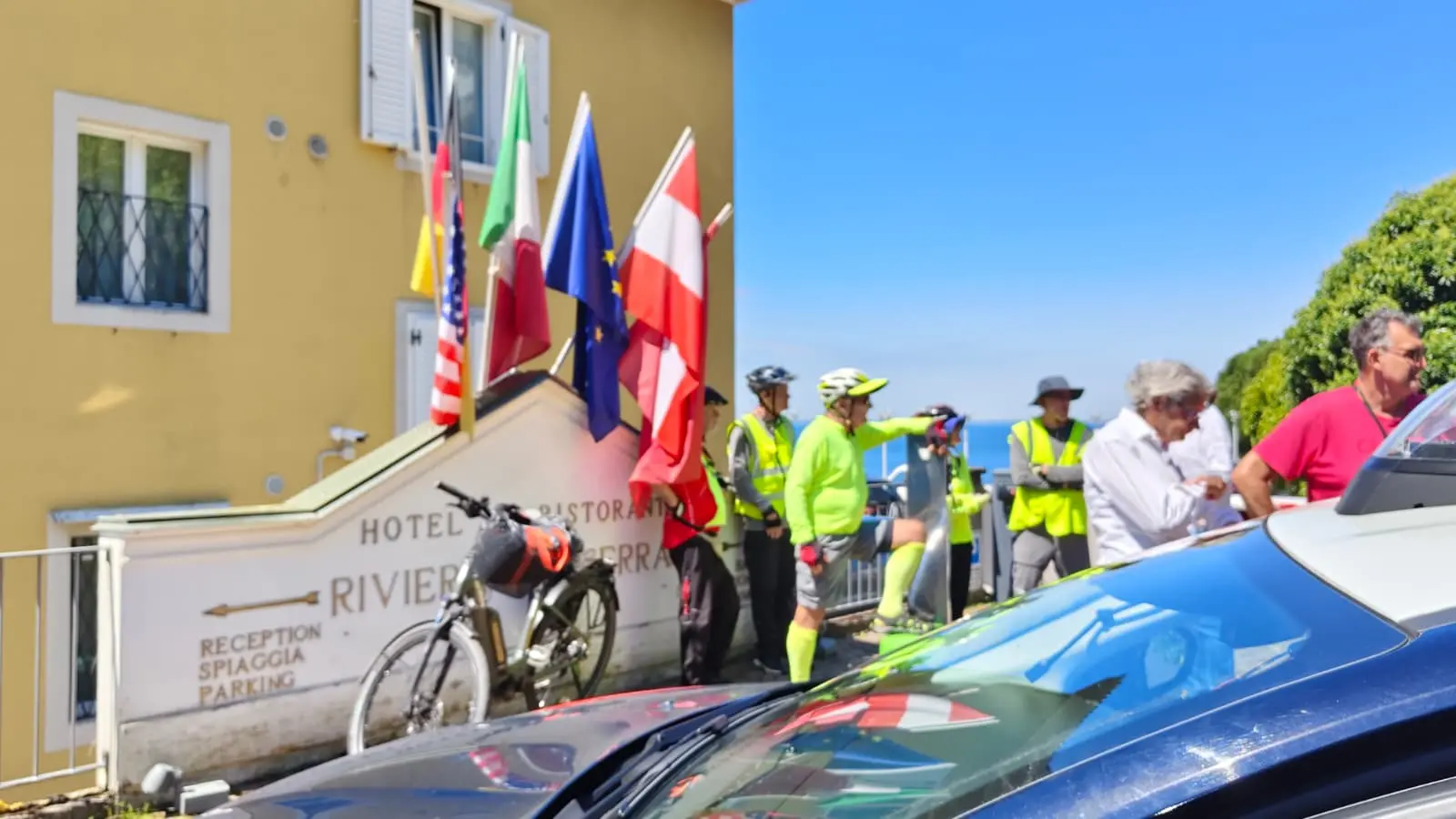 Il luogo dove è avvenuta la caduta del ciclista di 69 anni. Foto Bruni